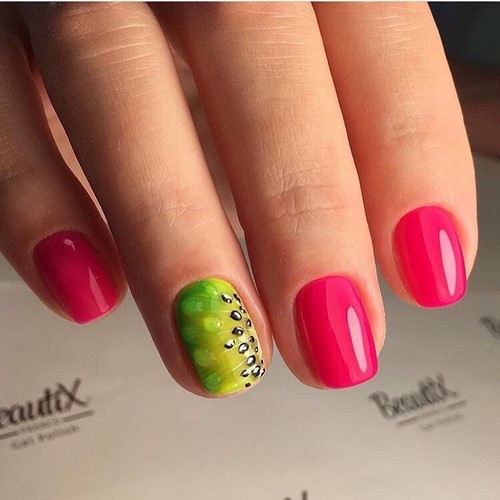 Manucure lumineuse - idées originales de conception d'ongles aux couleurs saturées