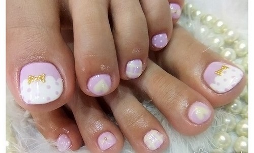 Fasjonabel pedikyr. Vakre ideer om moderne neglekunst