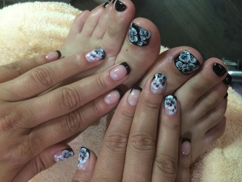 Fasjonabel pedikyr. Vakre ideer om moderne neglekunst