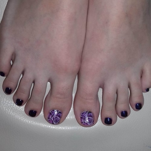 Fasjonabel pedikyr. Vakre ideer om moderne neglekunst