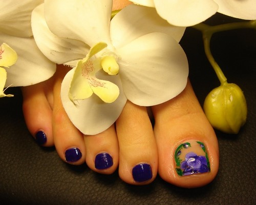 Fasjonabel pedikyr. Vakre ideer om moderne neglekunst