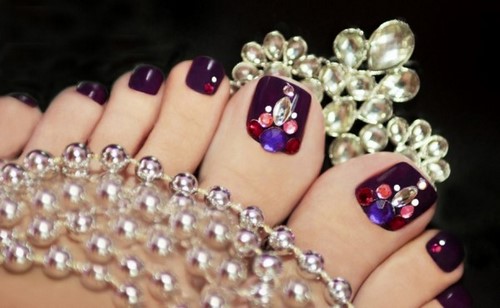 Fasjonabel pedikyr. Vakre ideer om moderne neglekunst