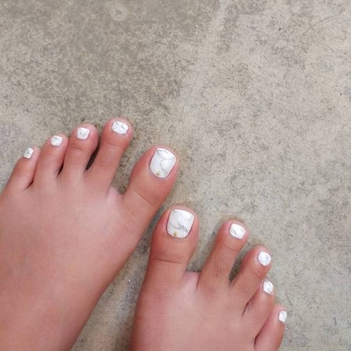 Fasjonabel pedikyr. Vakre ideer om moderne neglekunst