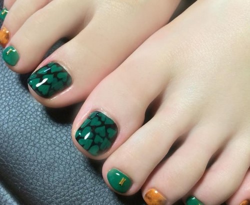 Fasjonabel pedikyr. Vakre ideer om moderne neglekunst