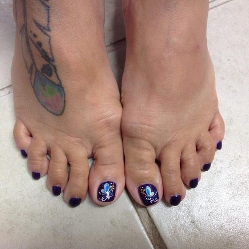 Fasjonabel pedikyr. Vakre ideer om moderne neglekunst