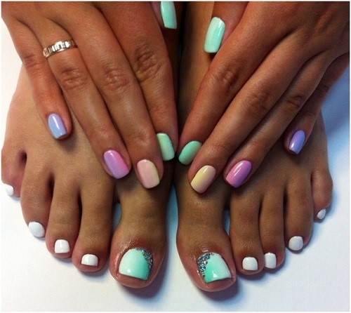 Fasjonabel pedikyr. Vakre ideer om moderne neglekunst