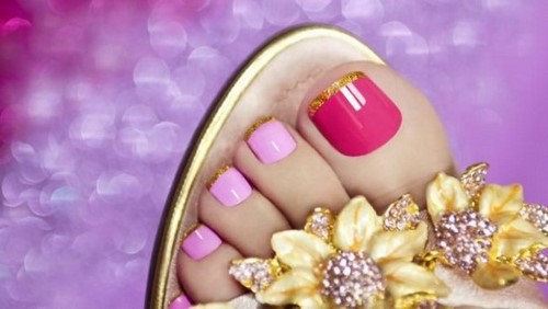 Fasjonabel pedikyr. Vakre ideer om moderne neglekunst