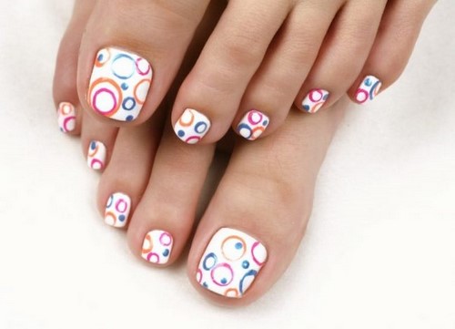 Fasjonabel pedikyr. Vakre ideer om moderne neglekunst