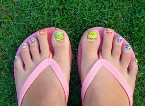 Fasjonabel pedikyr. Vakre ideer om moderne neglekunst