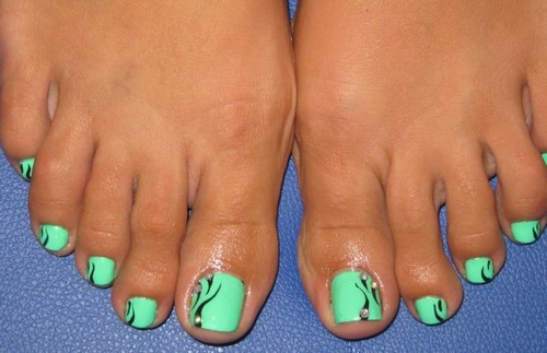 Fasjonabel pedikyr. Vakre ideer om moderne neglekunst