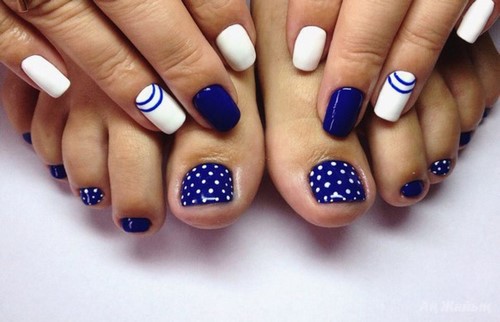 Fasjonabel pedikyr. Vakre ideer om moderne neglekunst