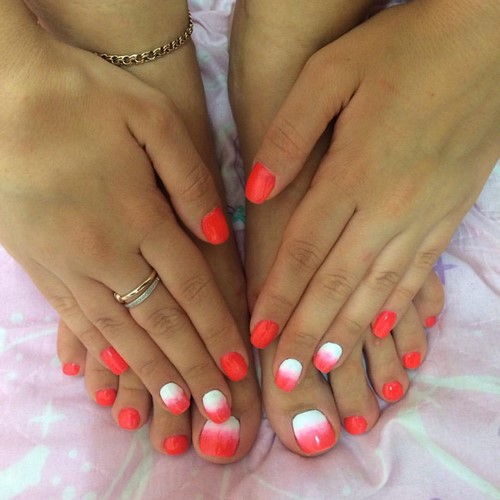 Fasjonabel pedikyr. Vakre ideer om moderne neglekunst