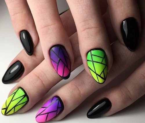 Manucure lumineuse - idées originales de conception d'ongles aux couleurs saturées