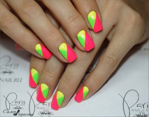 Manucure lumineuse - idées originales de conception d'ongles aux couleurs saturées