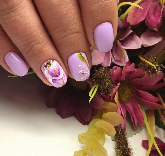 Manucure délicate pour les ongles courts et longs - photos, actualités, idées