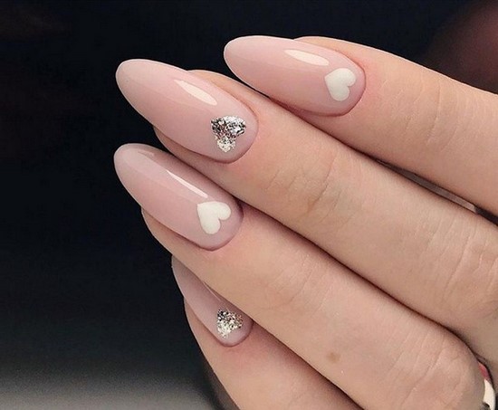 Manucure délicate pour les ongles courts et longs - photos, actualités, idées