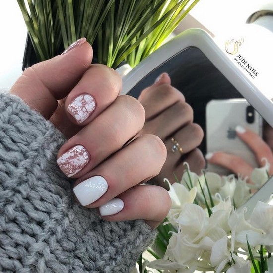 Manucure délicate pour les ongles courts et longs - photos, actualités, idées