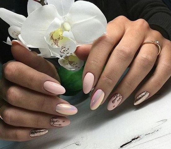 Manucure délicate pour les ongles courts et longs - photos, actualités, idées