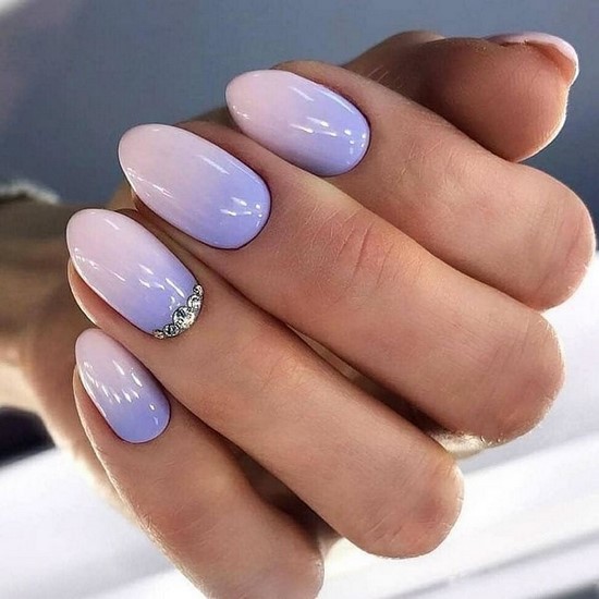 Manucure délicate pour les ongles courts et longs - photos, actualités, idées