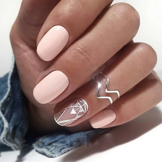 Manucure délicate pour les ongles courts et longs - photos, actualités, idées