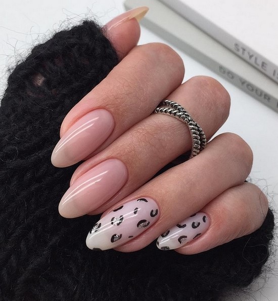 Manucure délicate pour les ongles courts et longs - photos, actualités, idées