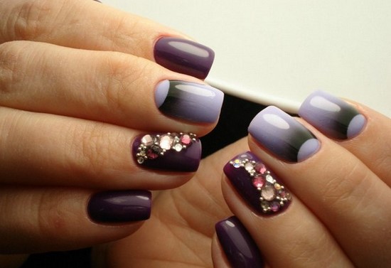 Manucure sombre à la mode - belles photos de l'idée de manucure dans des tons sombres