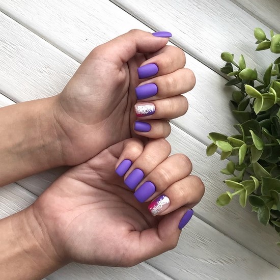 Manucure sombre à la mode - belles photos de l'idée de manucure dans des tons sombres