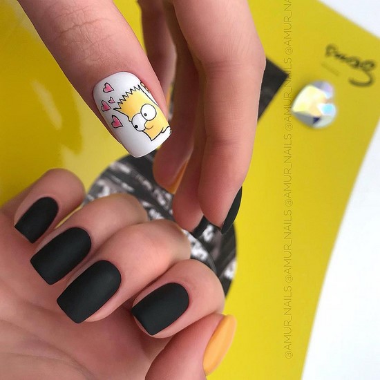 Manucure sombre à la mode - belles photos de l'idée de manucure dans des tons sombres