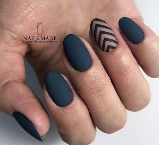 Manucure sombre à la mode - belles photos de l'idée de manucure dans des tons sombres