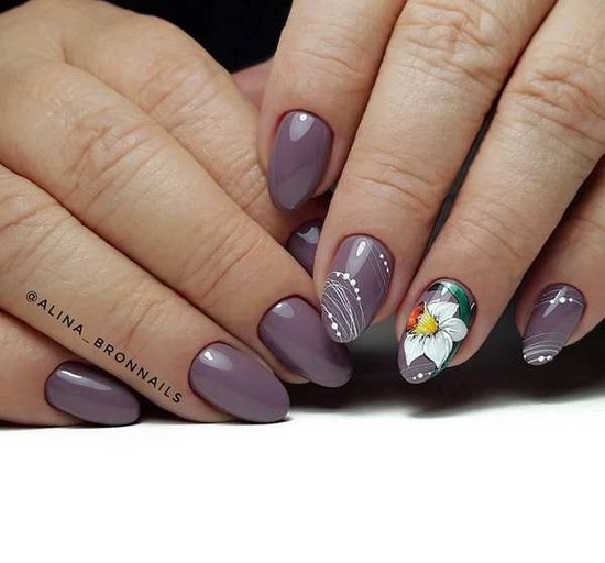 Manucure sombre à la mode - belles photos de l'idée de manucure dans des tons sombres