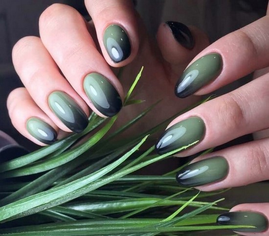 Manucure sombre à la mode - belles photos de l'idée de manucure dans des tons sombres