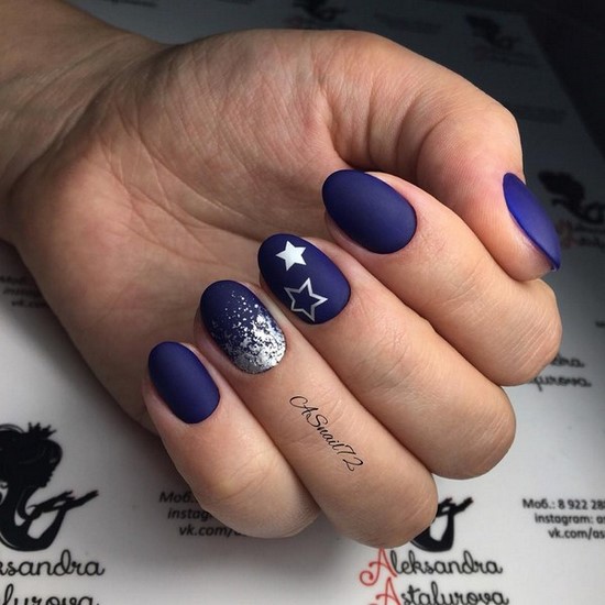 Manucure sombre à la mode - belles photos de l'idée de manucure dans des tons sombres