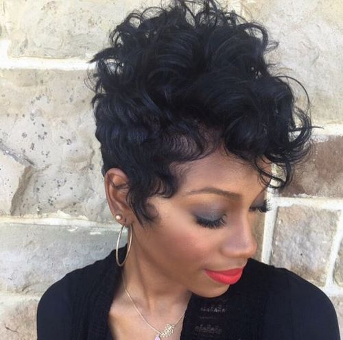 Coupes de cheveux courtes Pixie - coiffures tendance pour les femmes actives