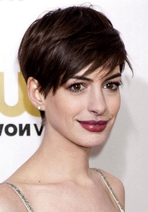 Coupes de cheveux courtes Pixie - coiffures tendance pour les femmes actives