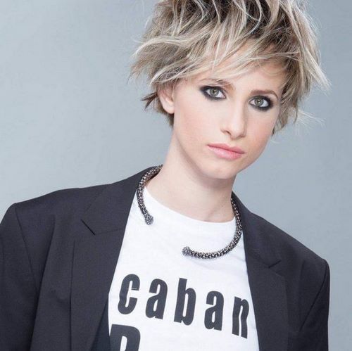 Coupes de cheveux courtes Pixie - coiffures tendance pour les femmes actives