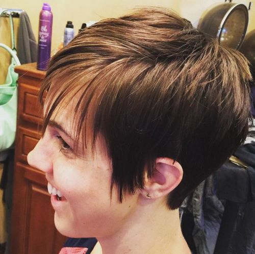 Coupes de cheveux courtes Pixie - coiffures tendance pour les femmes actives