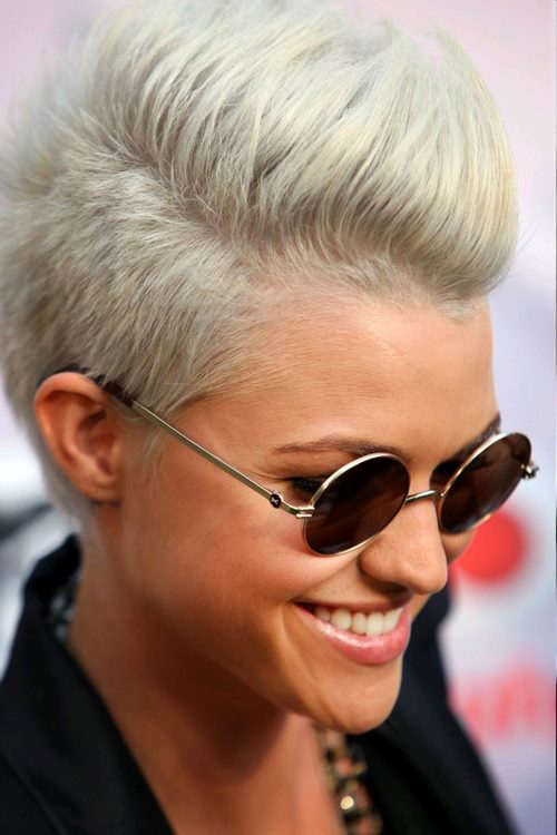 Coupes de cheveux courtes Pixie - coiffures tendance pour les femmes actives