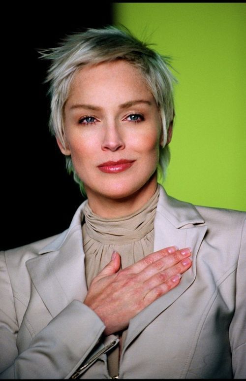 Coupes de cheveux courtes Pixie - coiffures tendance pour les femmes actives