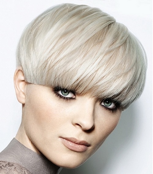 Coupes de cheveux à la mode avec une frange: idées de photos, conseils de stylistes, tendances actuelles