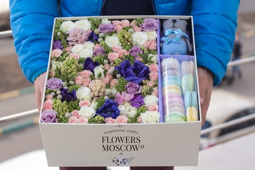 Tendance floristique à la mode: des fleurs à faire soi-même dans une boîte