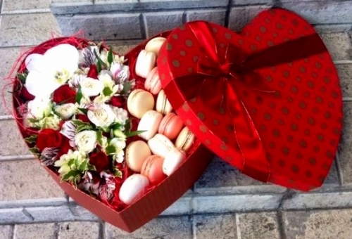 Tendance floristique à la mode: des fleurs à faire soi-même dans une boîte