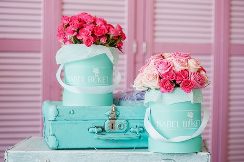 Tendance floristique à la mode: des fleurs à faire soi-même dans une boîte