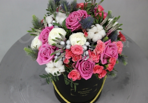 Tendance floristique à la mode: des fleurs à faire soi-même dans une boîte