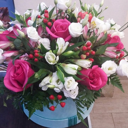 Tendance floristique à la mode: des fleurs à faire soi-même dans une boîte