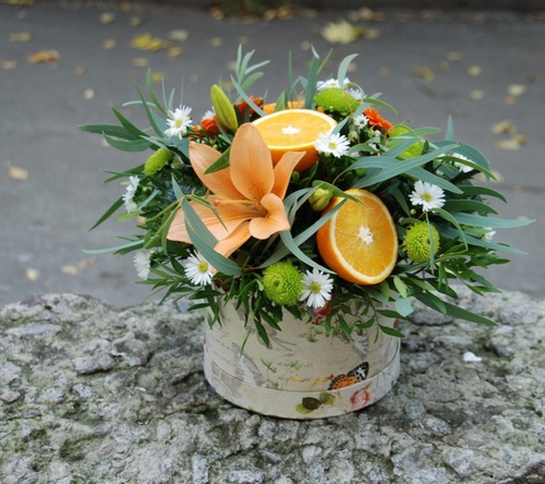 Tendance floristique à la mode: des fleurs à faire soi-même dans une boîte