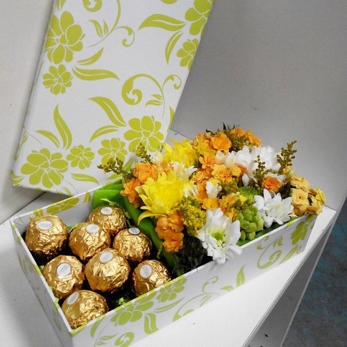 Tendance floristique à la mode: des fleurs à faire soi-même dans une boîte