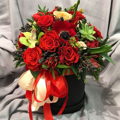 Tendance floristique à la mode: des fleurs à faire soi-même dans une boîte