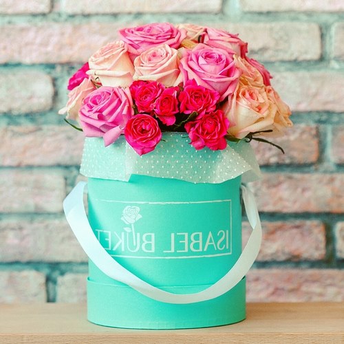 Tendance floristique à la mode: des fleurs à faire soi-même dans une boîte