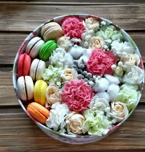 Tendance floristique à la mode: des fleurs à faire soi-même dans une boîte