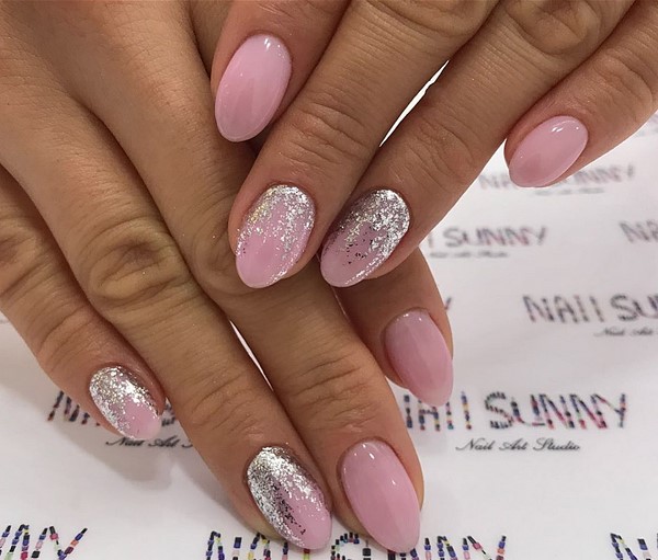 Manucure à la mode avec des paillettes et des paillettes: photos, meilleures idées